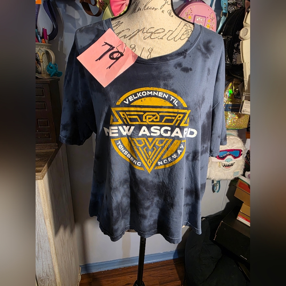 Her Universe Tie Dye Blue Chop Top Love In Thunder Thor Size Xlarge